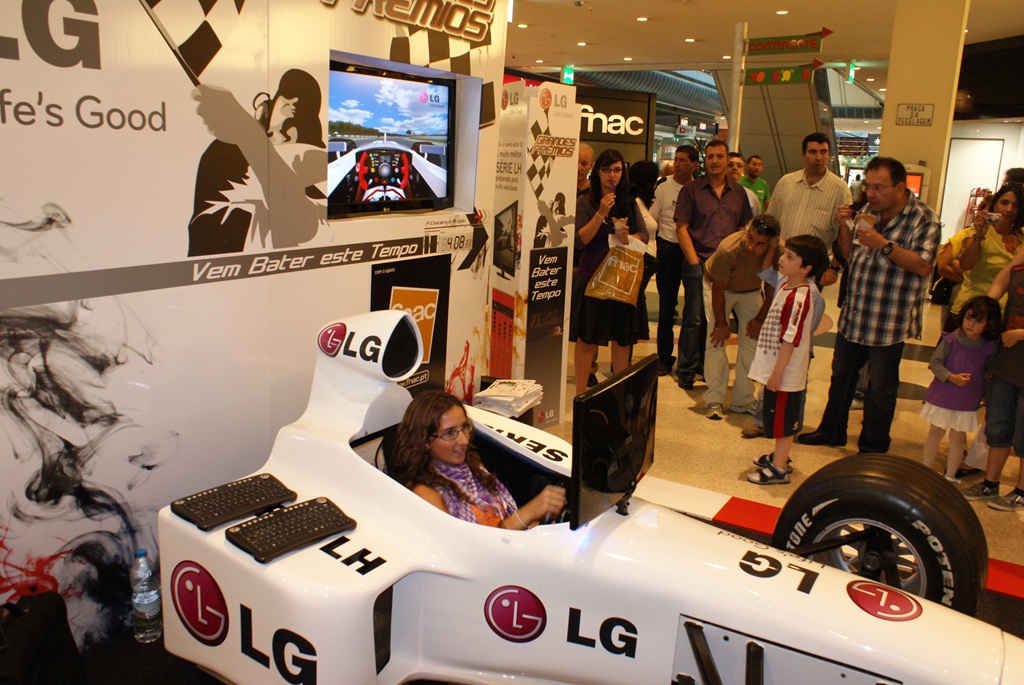 LG F1 Road Show - Fighting against the clock