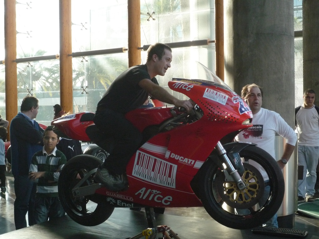 Cascais City Council Christmas event with the Ducati MotoGP motion simulator