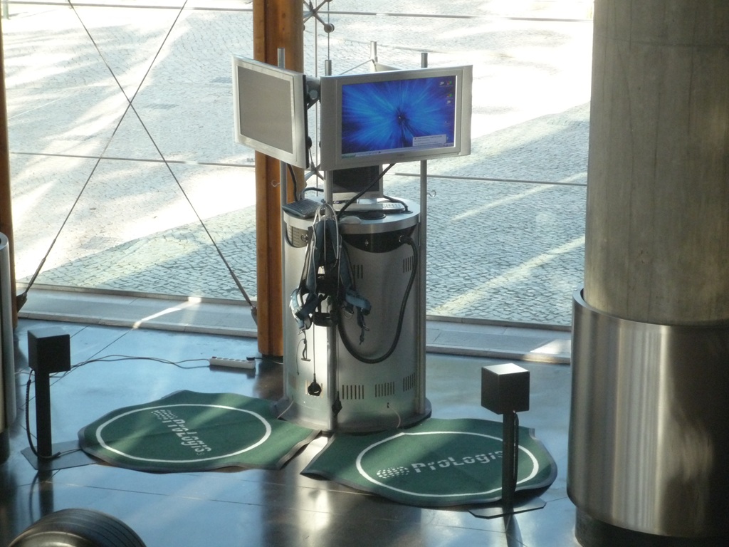 Cascais City Council Christmas event with the VR SkyDive 4 player simulator